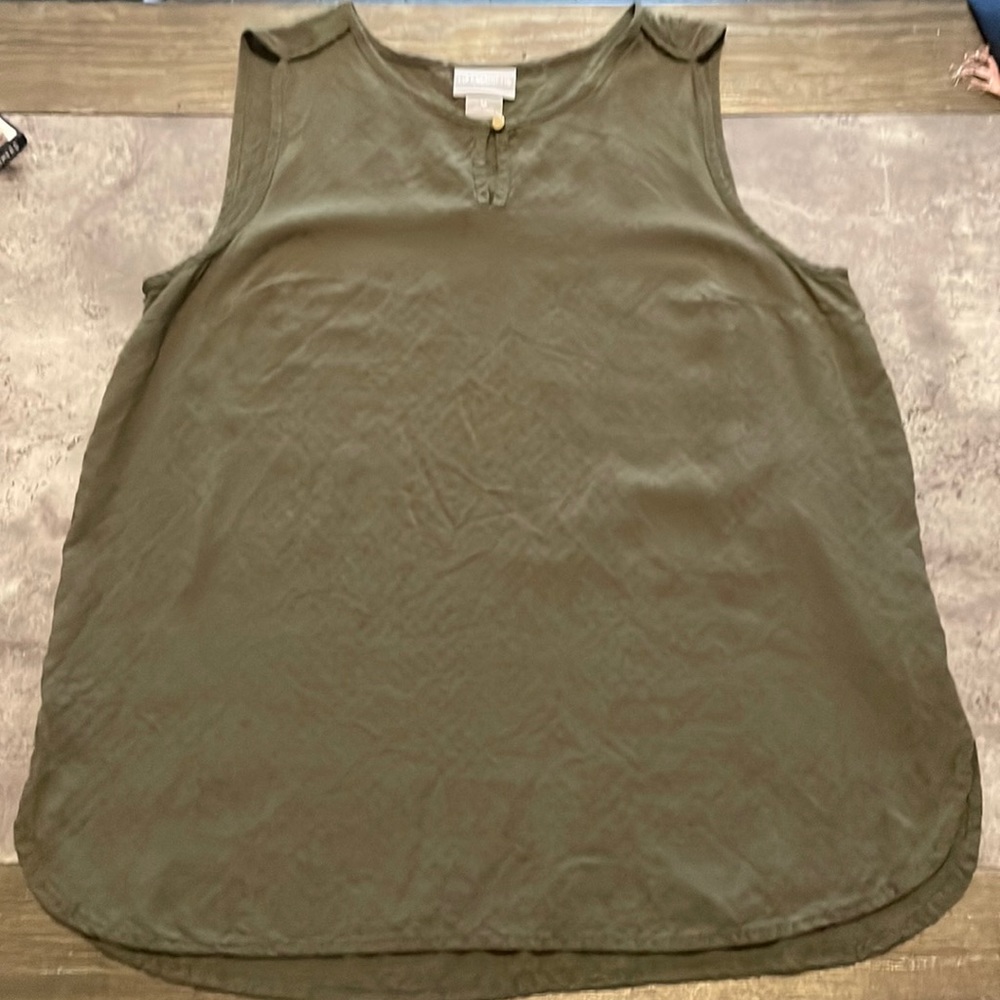 Liz Claiborne green top